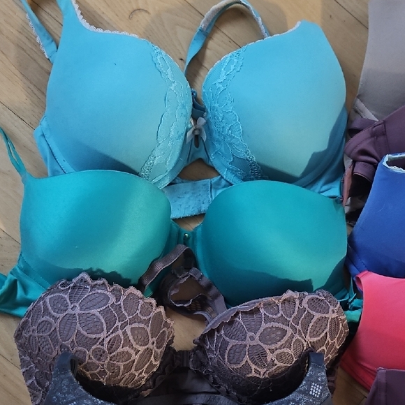 Victoria's Secret Bra Collection - Black, Blue, Pink, Purple, Brown - Picture 2 of 5